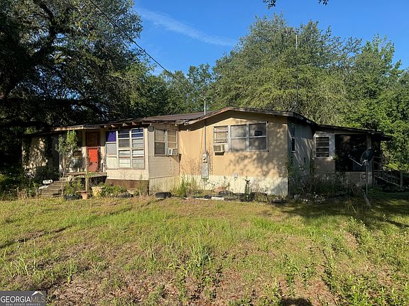 3rd image of 520 Powell Rd