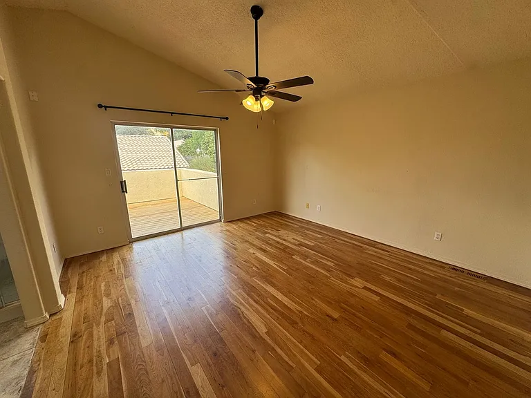 1142 Narcisco St NE — Photo 15