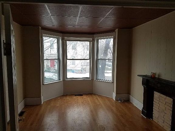 3rd image of 80 Park Ave