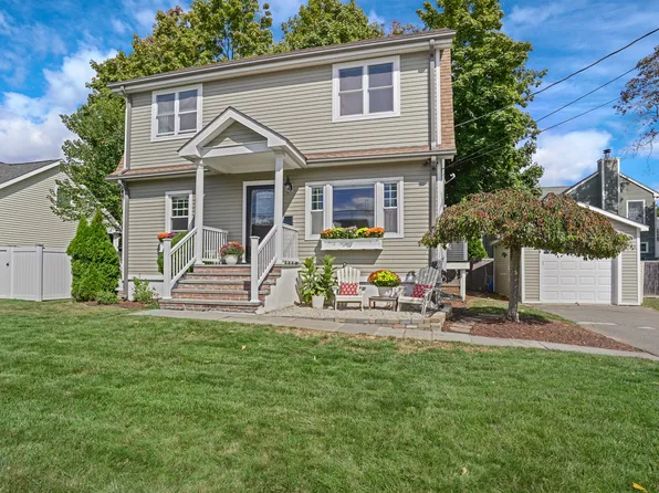135 Alden Street, Fairfield, CT 06824