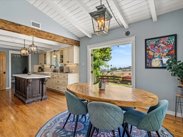 27064 Sunnyridge Rd, Palos Verdes Peninsula, CA 90274
