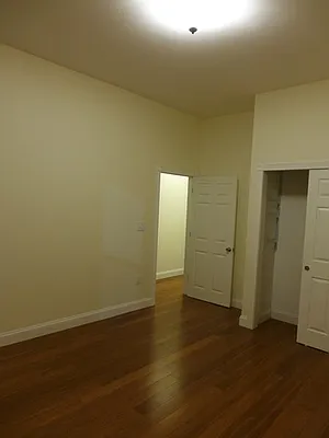 Rented by iList, LLC | media 23