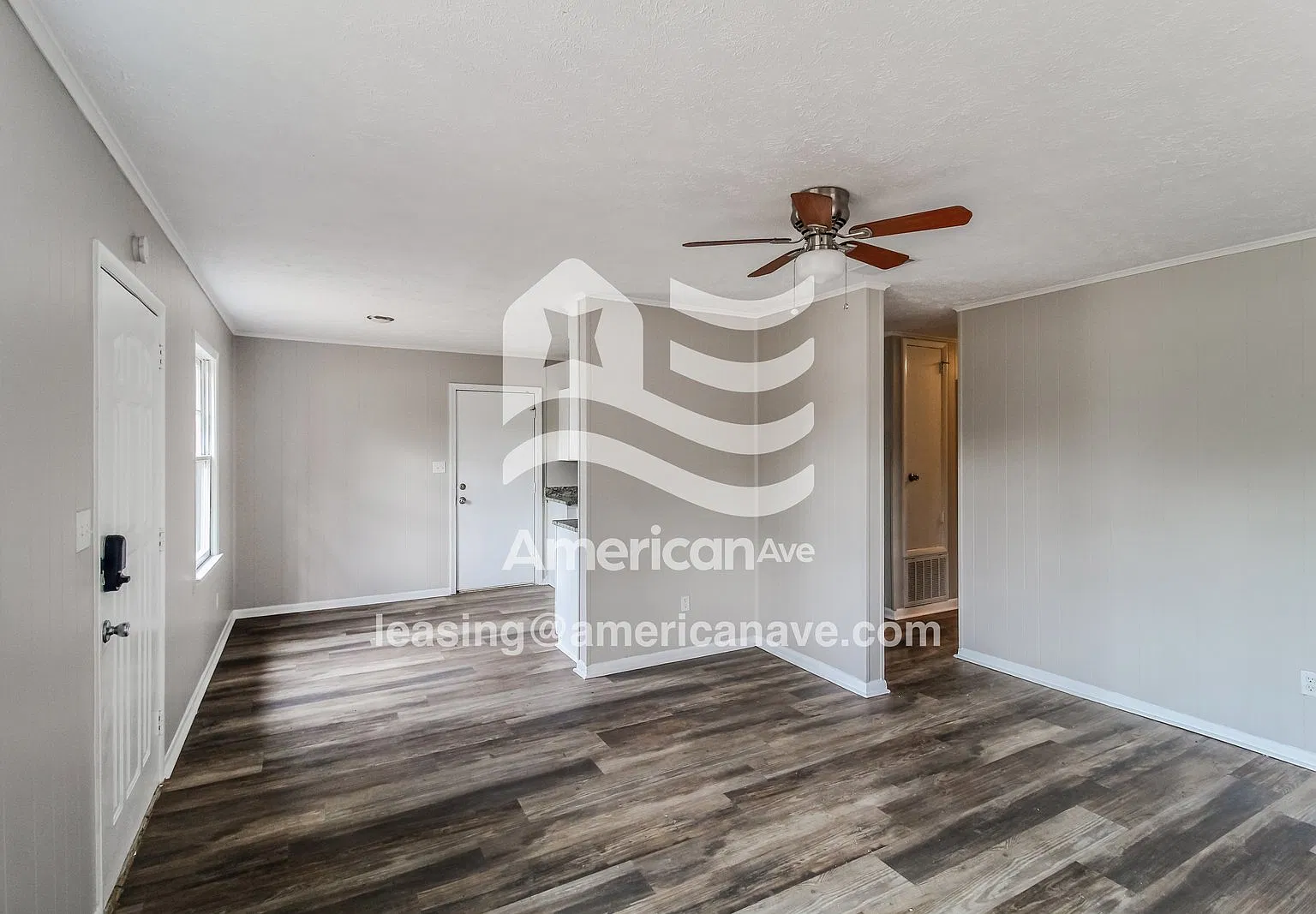 3 bed, 1.5 bath, 1070 sqft, $1,576 — Photo 3