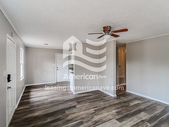 1237623_003_wm_-_living_room_13615417.jpg
