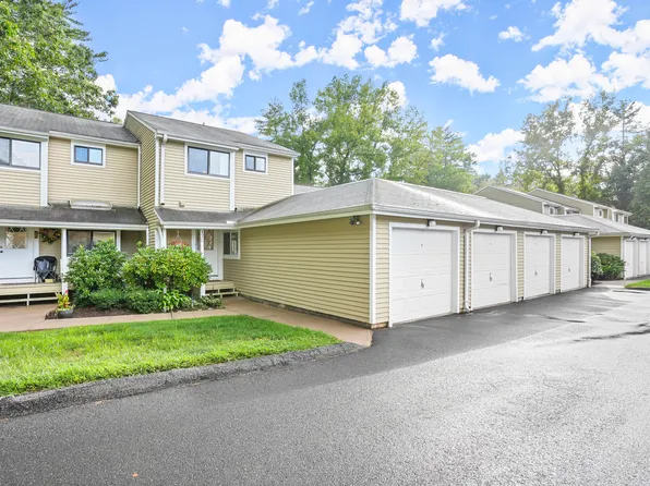 17 Wiggins Farm Drive #C, Simsbury, CT 06070