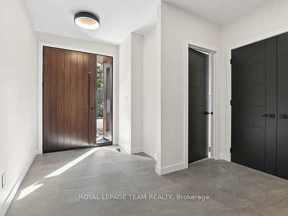 3rd image of 33 Starwood Rd