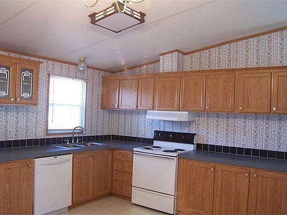 5th image of 16389 Hill Country Dr