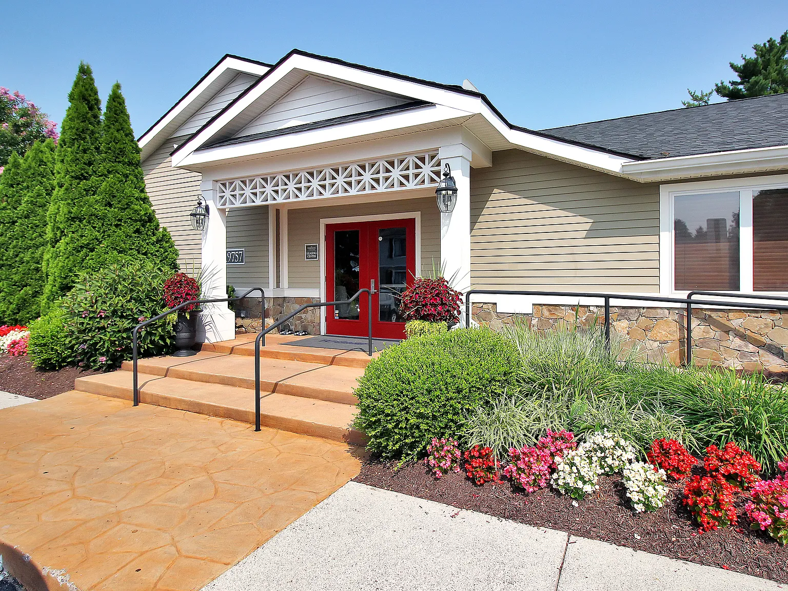 The Hamptons at Town Center — Photo 2