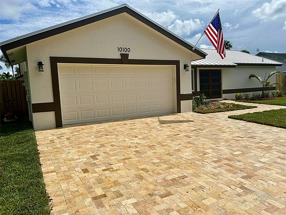 3rd image of 10100 SW 49th Manor