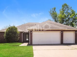 225 W Charleston St, Broken Arrow, OK 74011