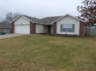 921 Fieldstone Ct, Centerton, AR 72719