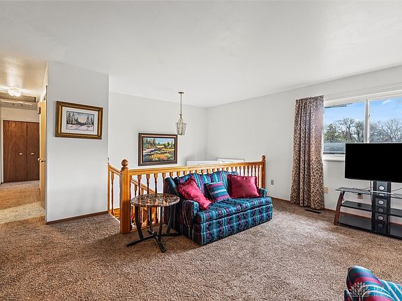 5th image of 4417 Clarendon Dr