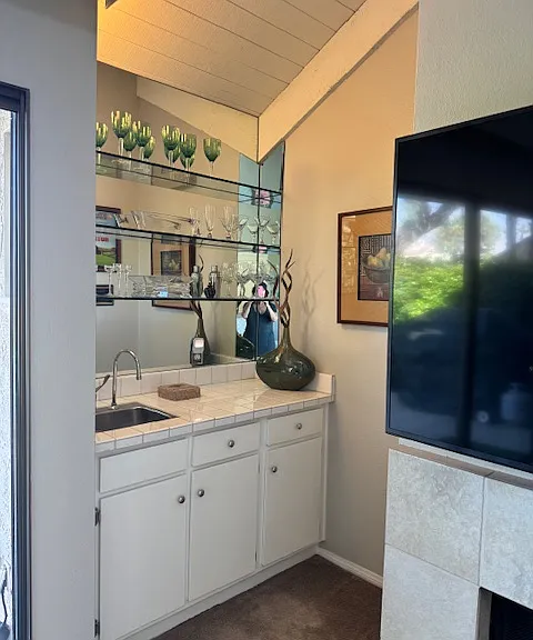 Wet bar.