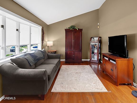 5th image of 7 Winthrop Place