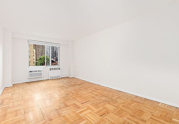 4th image of 411 E 53rd St APT 7F