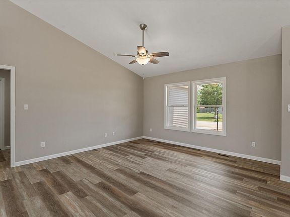 4th image of 1205 Staceys Meadow Ln