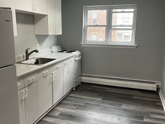 3rd image of 10-16 Vinal St #13523418