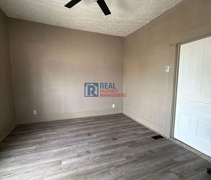 4396 Springfield St — Photo 8