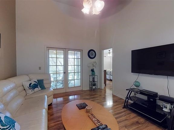 5th image of 156 E Glassboro Ct APT 7A