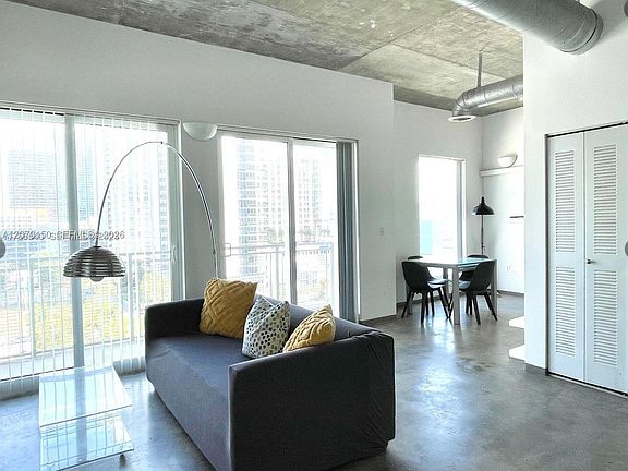 5th image of 455 NE 25th St APT 904