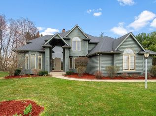 51570 Bluffside Ct, Granger, IN 46530