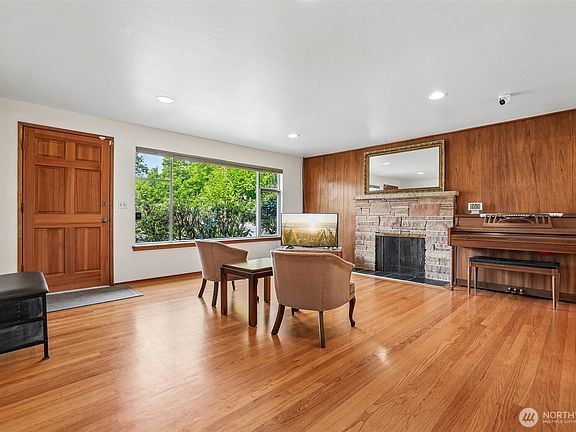 3rd image of 3009 S Findlay Street