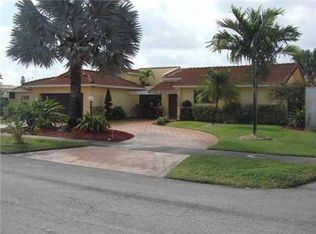 9300 SW 90th St, Miami, FL 33176