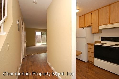 3rd image of 239 Tamarack Ave APT D