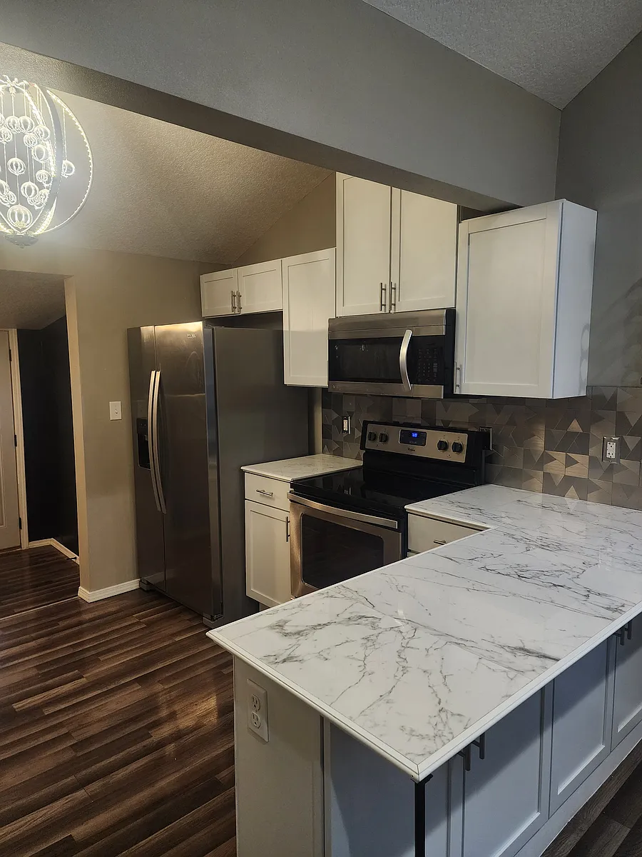 Kitchen - 20 E Payton Ave