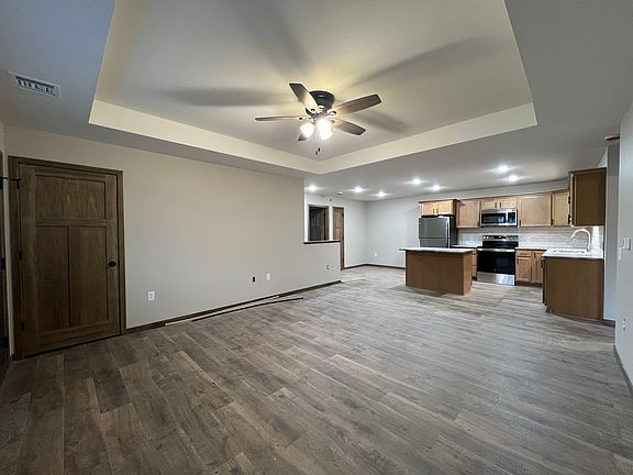 3rd image of 4811 Woodland Park Dr #8