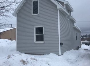612 N 9th St, Gladstone, MI 49837