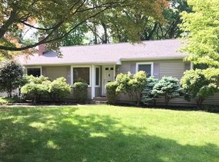3 Hillcrest Pl, Mendham, NJ 07945