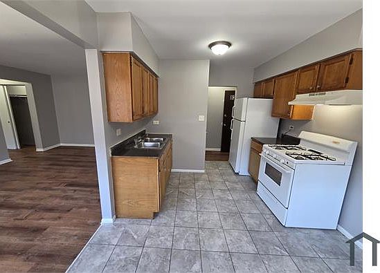 4th image of 8207 S Maryland Ave APT 3