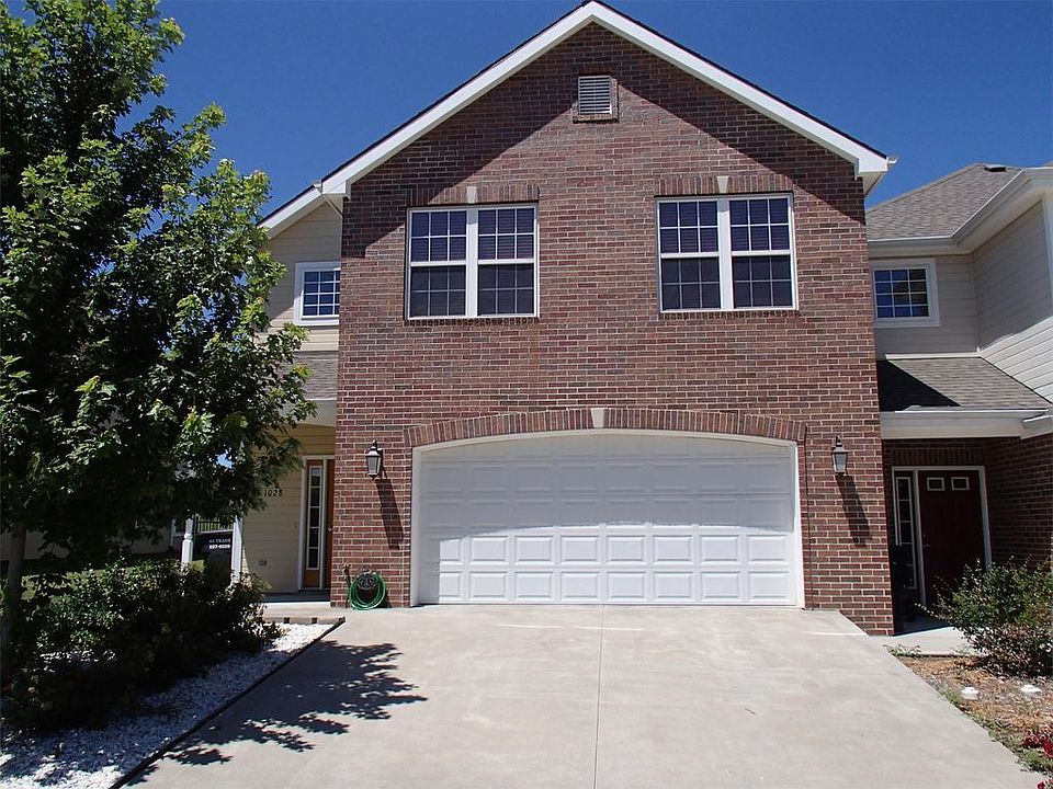 1st image of 1028 Burton Pl
