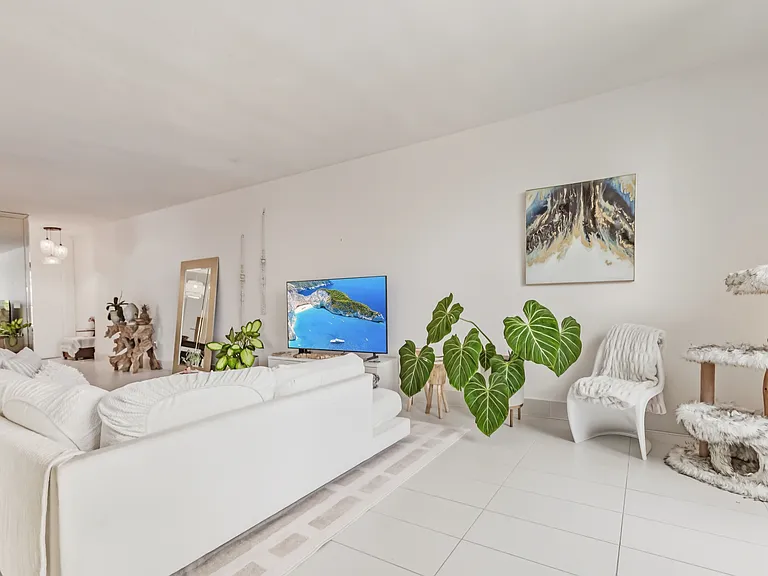 5001 Collins Ave #1K — Photo 3