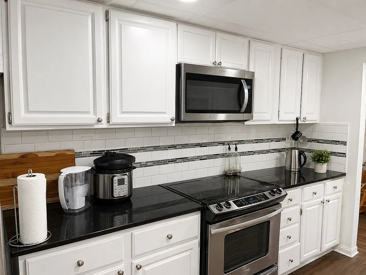 Kitchen - 901 Kirts Blvd