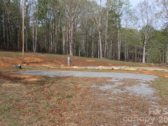 5th image of 57 Hazel Dr #8-9