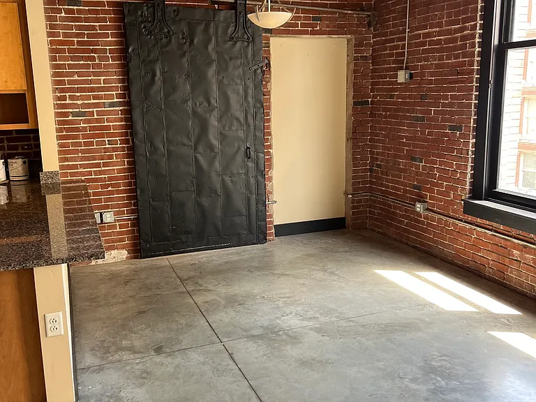 1114 Lucas Ave #408 — Photo 12