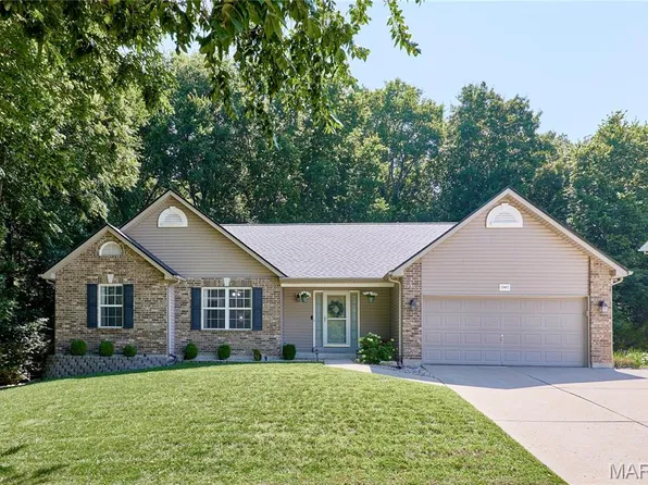 2062 Great Oaks Valley Dr, Wentzville, MO 63385