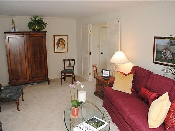 3rd image of 540 Poplar Dr