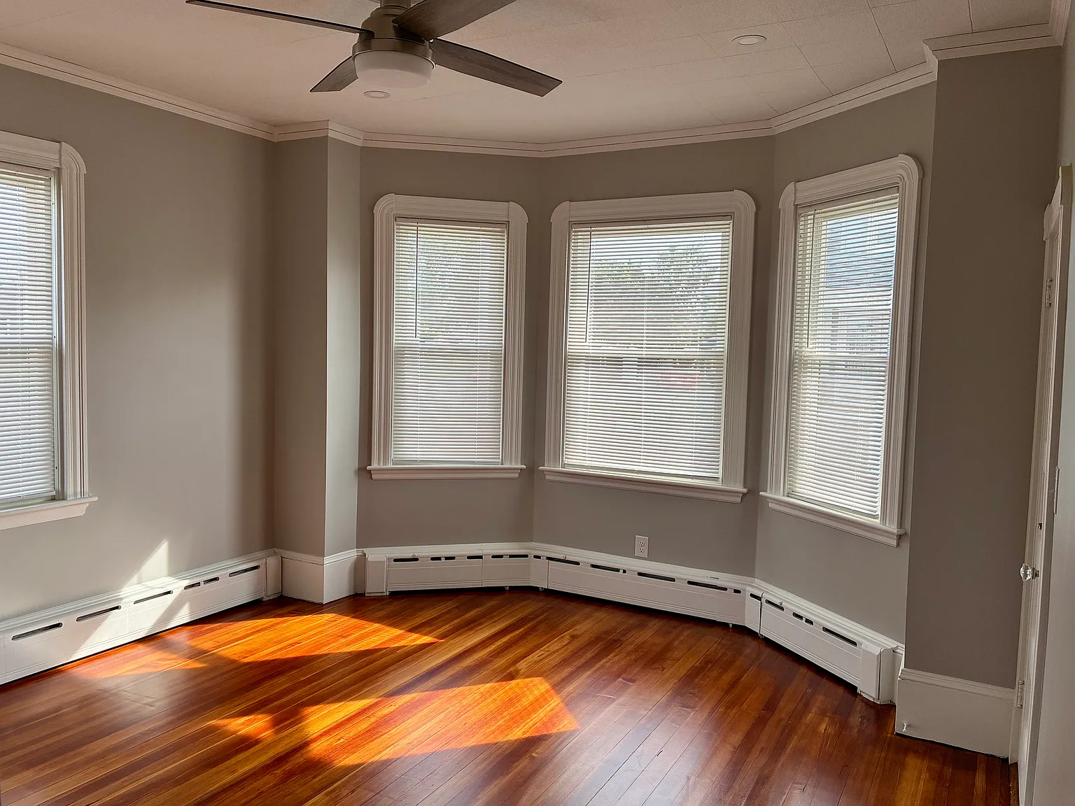 35 Perry St — Photo 3
