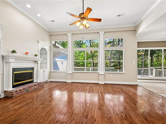3rd image of 203 Little Gull St