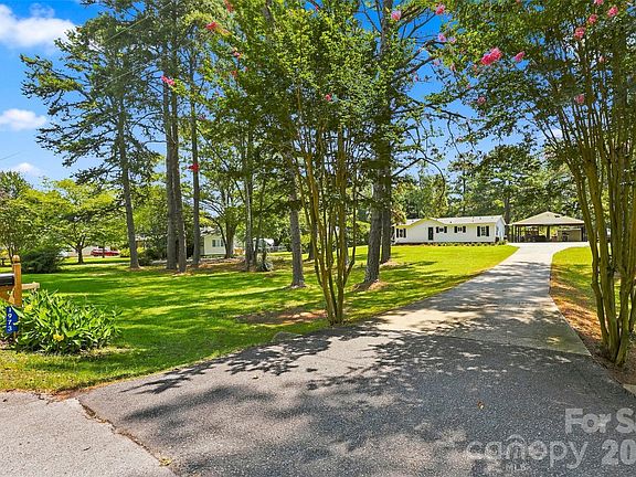 2nd image of 1973 Davis Cir