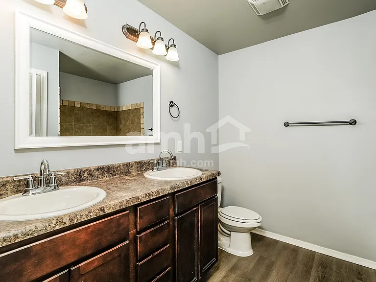 2613 W Huntsville St — Photo 13