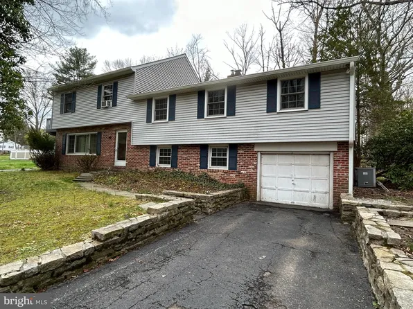 37 Carriage Dr, Media, PA 19063