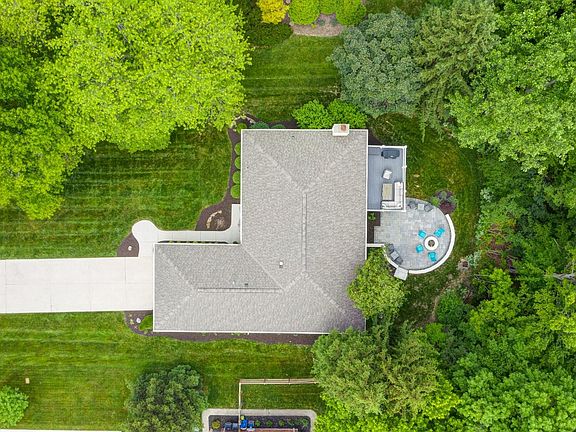 3rd image of 8002 Deershadow Ln