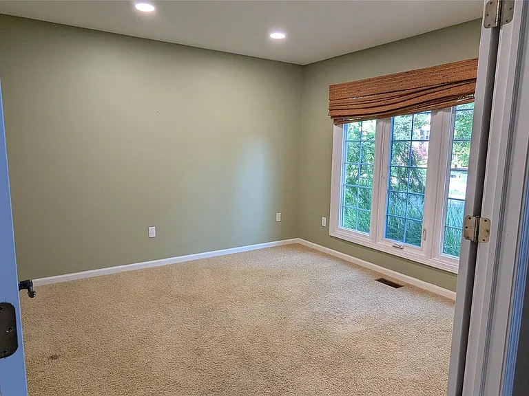 19691 Windridge Dr — Photo 33