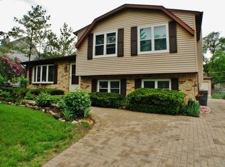283 Cedarwood Ln, Antioch, IL 60002