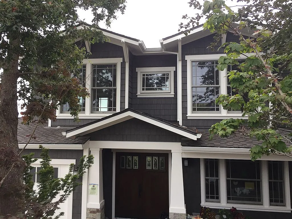 1807 Bayview Ave photo 1