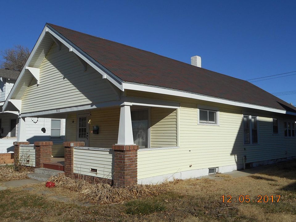 1st image of 903 W 1st St
